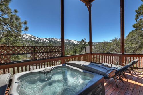 158 - Lazy Bear Lookout in Big Bear Lake, USA
