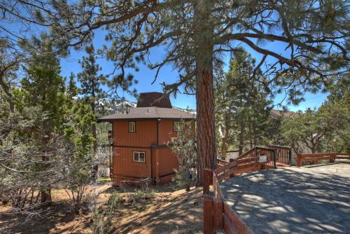 158 - Lazy Bear Lookout in Big Bear Lake, USA