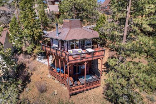 158 - Lazy Bear Lookout in Big Bear Lake, USA