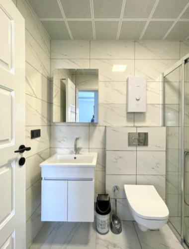 Bright 1-Bedroom Apartment with Salon in Hassan Rabat – khách sạn tại Quartier Des Orangers
