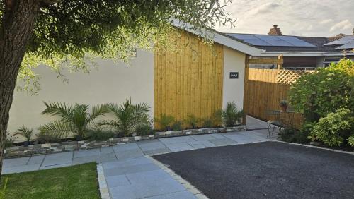 Зовнішній вигляд готелю, Induli Holywood - Private Luxury Double Room near Belfast in Голівуд
