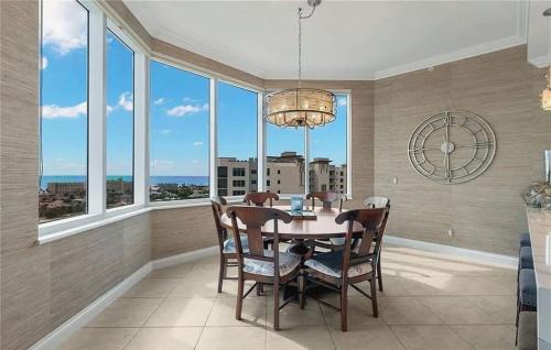 Luxurious Three-Bedroom Penthouse with Expansive Bay Views