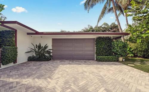 Charming Two-Bedroom Waterfront Home with Dock and Pool