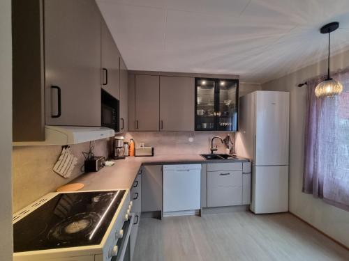 Koselig Feriehus ved Kirkenes sentrum in Kirkenes