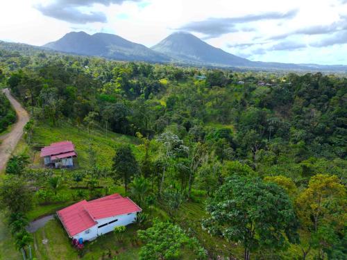 Famillies Getaway - 3Bed & 2Bath in Arenal Volcano, Фортуна