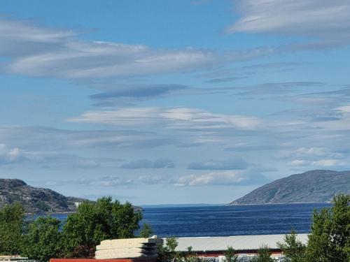 Koselig Feriehus ved Kirkenes sentrum in Kirkenes