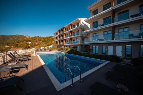 Kolam renang, SeaView Suite with Pool near Tivat Airport by Solea Vacation Homes in Kavac
