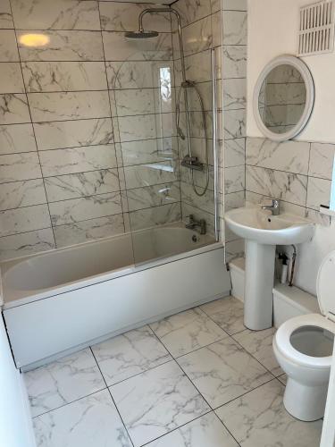 3 bedroom Luxurious Property, Manchester (fotografie 7)