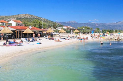 Apartments and rooms with parking space Trogir - 13102 - image 14
