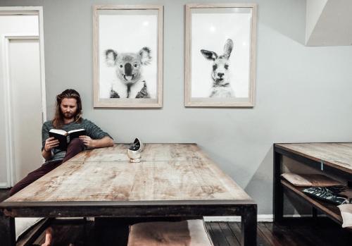 Mad Monkey Backpackers on Broadway in Central