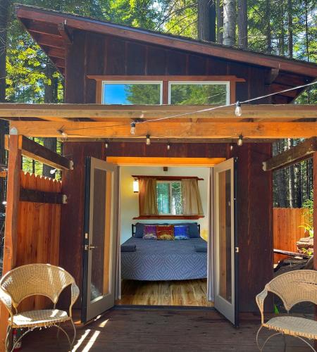 Ocean Forest Bungalows- Deluxe Glamping in Cleone (CA)