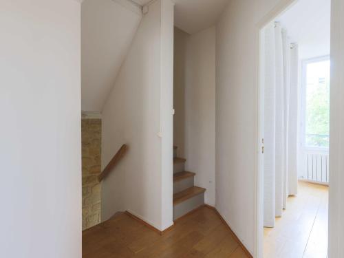 House with garden 4BR/10P near Paris - image 3