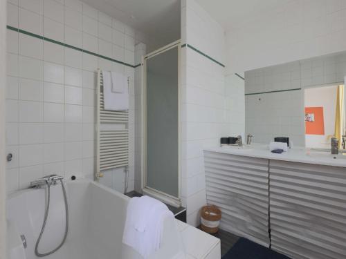 House with garden 4BR/10P near Paris - image 8