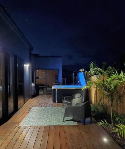 Luxury Fitzroy Beach Retreat in Fitzroy