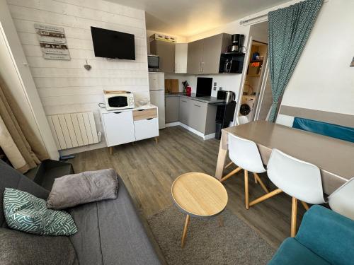 chez papi fernand la tanière – khách sạn tại La Plagne