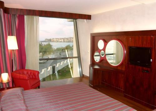 Grand Suite image 2