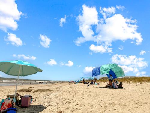 沙灘, Shadow Lakes Retreat~Central location to Beaches, Golfing, Southport Ferry in 北卡羅來納州紹斯波特(NC)