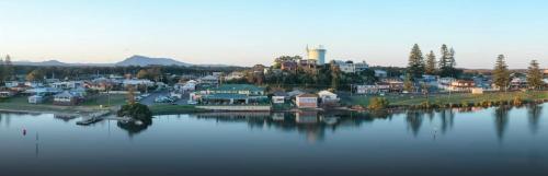 The Happy Pelican Harrington Hotel