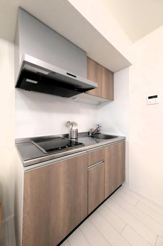 Kitchen, Cozy Nest Yokohama 横浜駅徒歩10分 Brand New Up to 4 Guests Kアリーナ in Fujidana