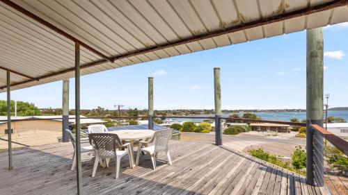 About Windward - Budget Property With Million Views, Coffin Bay