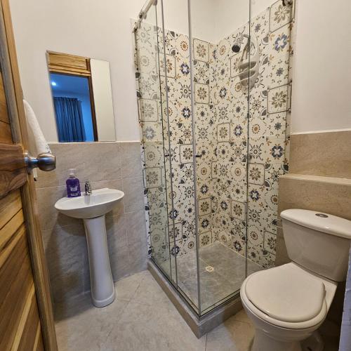 2 bedrooms, 4 beds