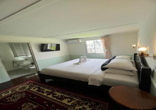 room detail thumbnail 0