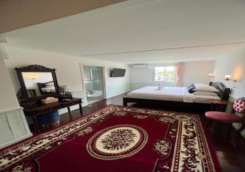 room detail thumbnail 1