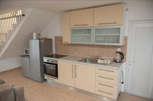 Villa Leona in Mali Ogradenik