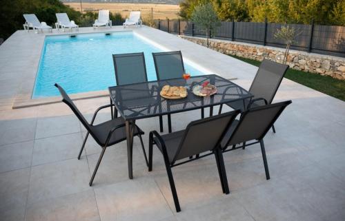 Villa Leona in Mali Ogradenik