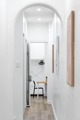 Cozy Double Room in Kensington - Walk to UNSW Easy CBD Access -External and Shared Kitchen or Bathro in Randwick