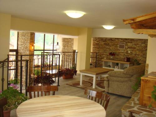Restorāns, Guest House & Bistro Lefterova in Kotele