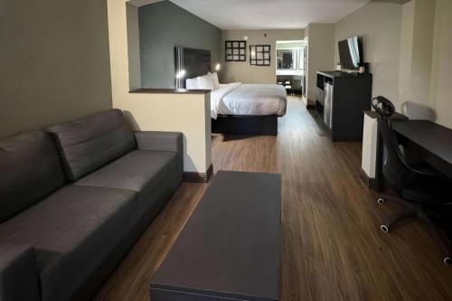 Quality Inn & Suites near Panama City Beach in Panama City (FL)