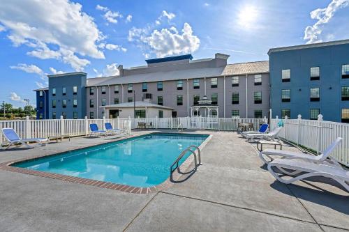 Baymont by Wyndham Decatur - image 9