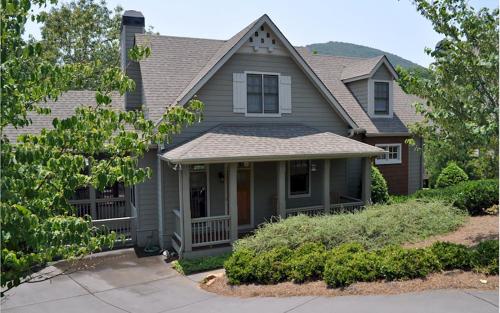 Casa del Lago - Enjoy lake views from the decks relax on the screened-in deck - Laurel Turn, TN