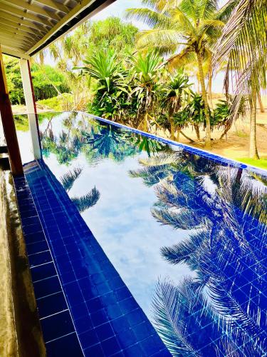 Sri lanka Beach House Hotel in Hikkaduwa