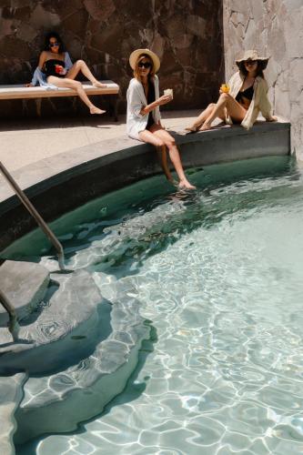 อ่างแช่น้ำร้อน, Campera Hotel Burbuja in อินเดเปนเดนเซีย