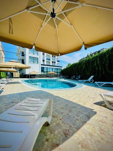 Swimming pool, Saroy Gardens Hotel in Farghona