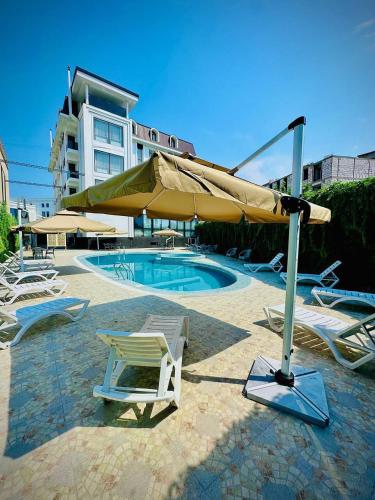 Swimming pool, Saroy Gardens Hotel in Farghona