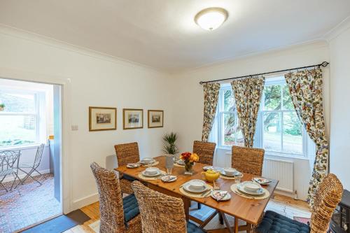 Penninghame Estate - West Lodge in 纽顿斯图华特