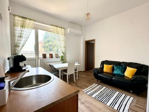 Bright, City Centre, 1BR Apartment , Next to Sofia University, Sofía (foto 7)