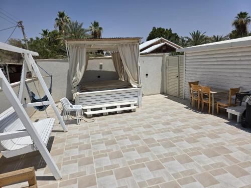 Zimmer Belev HaKikar- Dead sea in South Dead Sea