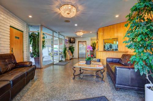 Dunes Inn - Wilshire - image 11