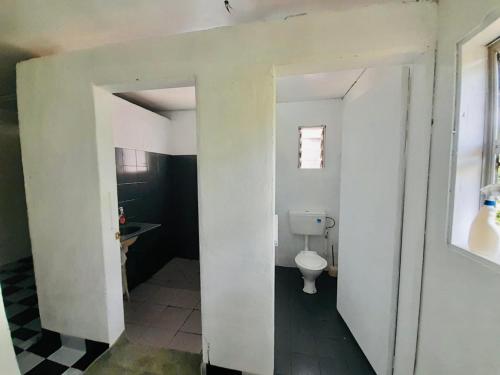 Bathroom, Private Double Room - Airport Cottage in Fua‘amotu