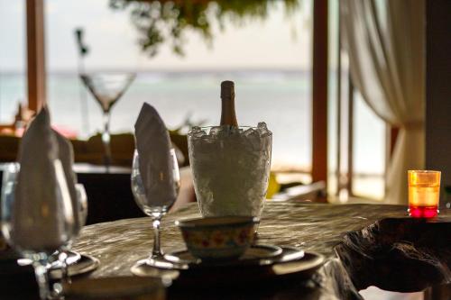 設施, Oceanfront Villa with Overwater Deck in 薩瓦內塔