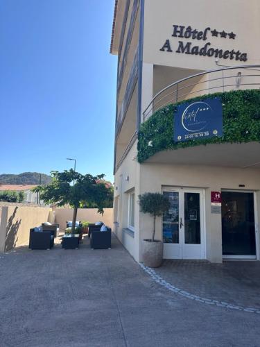 Hôtel A Madonetta - Hôtel - Bonifacio
