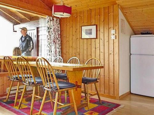 6 person holiday home in olden in โอลเดน