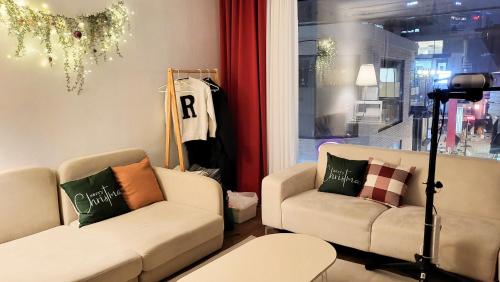 홍대 연남동 루프탑테라스 D'enough House, Seul (zdjęcie 8)
