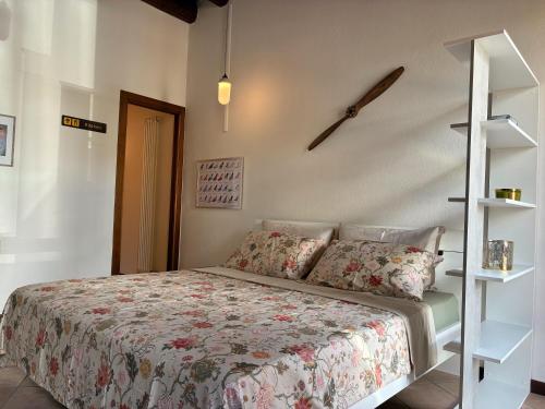 Airlodge Montagnana inspired by Aviation Style in Montagnana