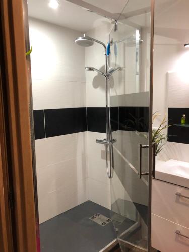 La Gentilhommière - Chambre avec sauna et jaccuzzi (La Gentilhommiere - Chambre avec sauna et jaccuzzi) in ลุยน์