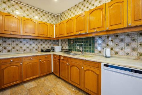Spacious 4BR Home - Stunning Bosphorus Views! #390 - image 8